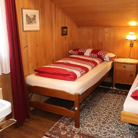 Holiday home Gemuetliches Zum Alleinbewohnen Mit Garten & Bergblick, Kostenloses Wifi, Ladestation Fuer E-autos Grindelwald